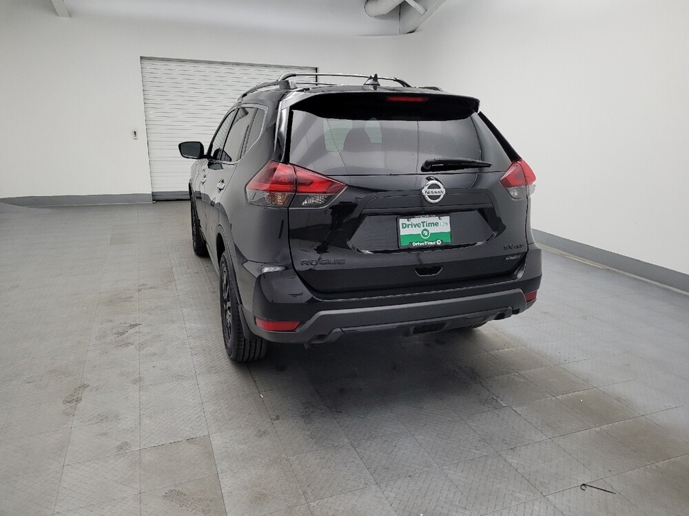 2018 Nissan Rogue in Fairfield, OH 45014 - 18100637 4