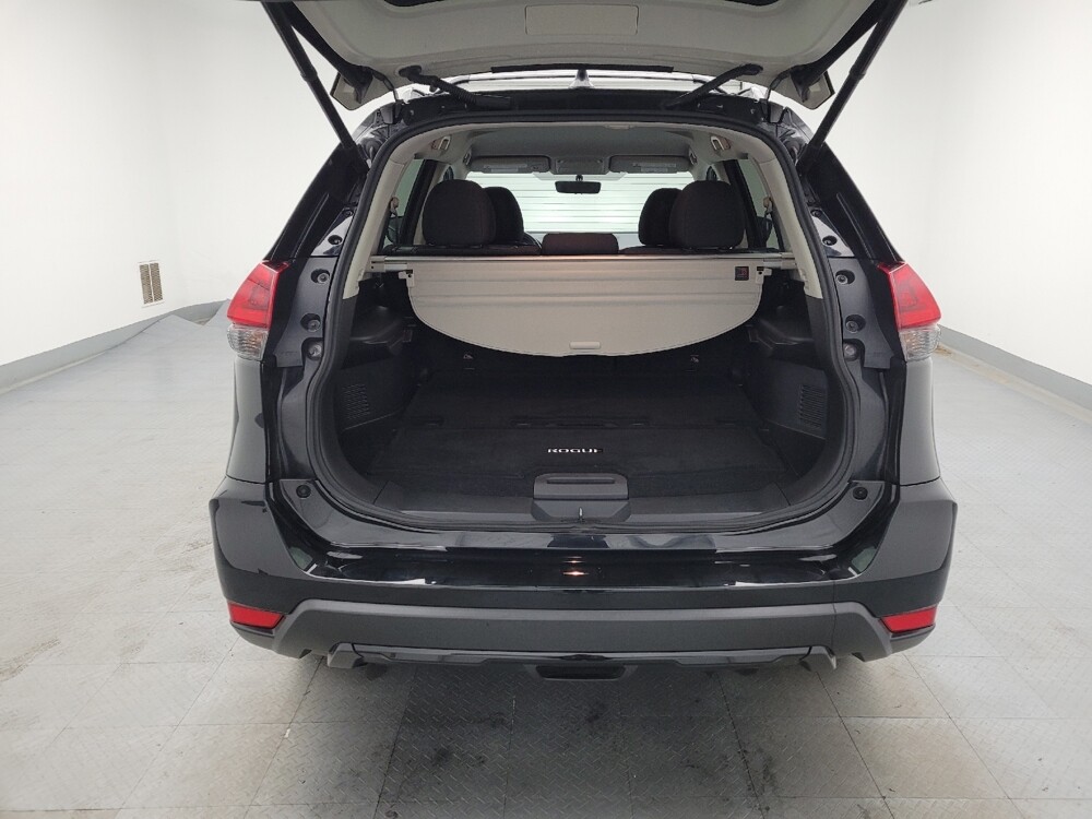 2018 Nissan Rogue in Fairfield, OH 45014 - 18100637 29