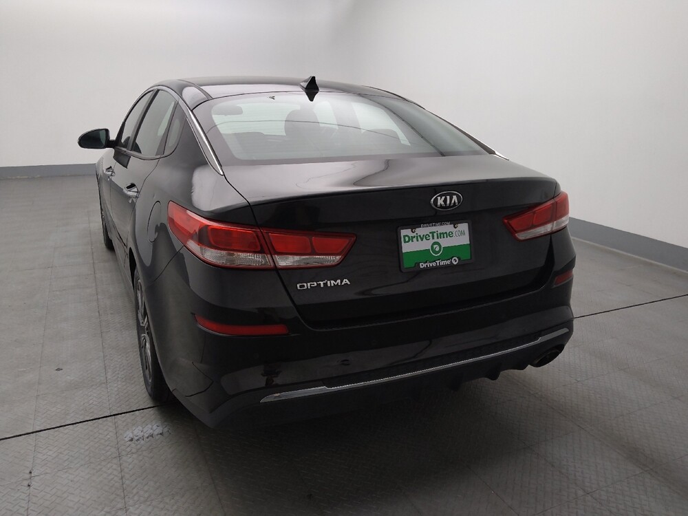 2019 Kia Optima in St. Louis, MO 63136 - 18100656 4