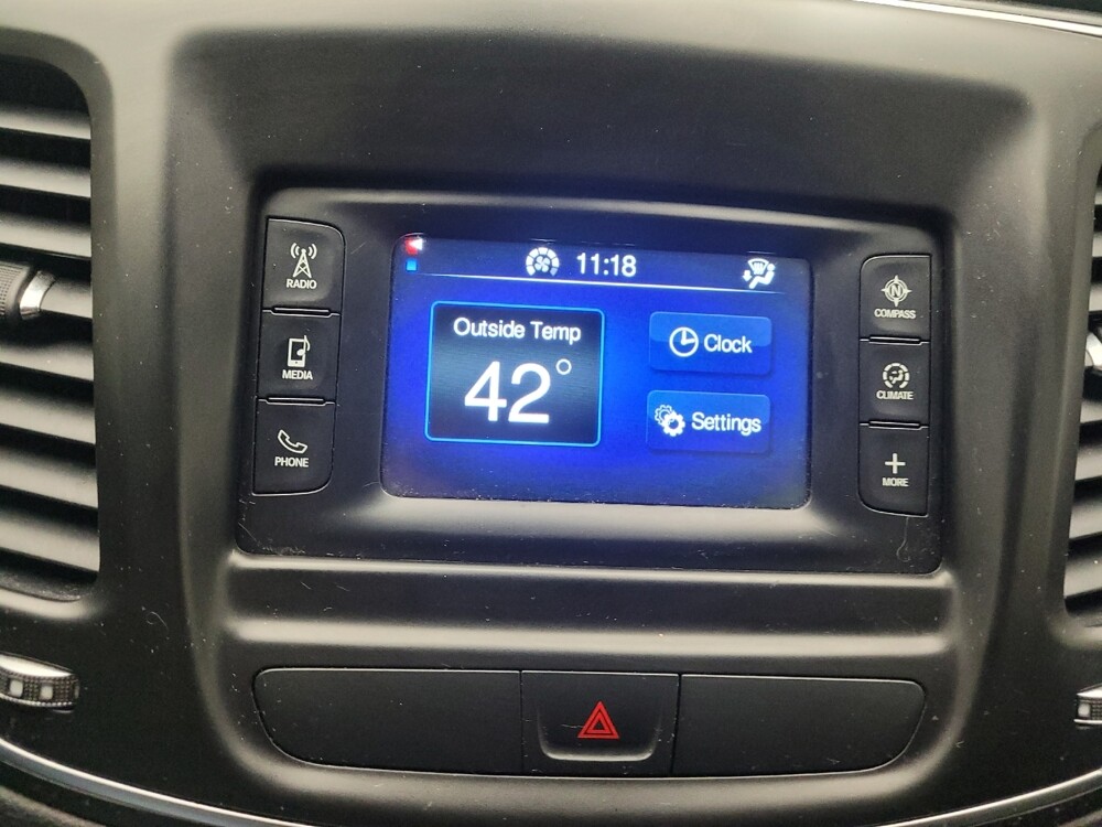 2015 Chrysler 200 in Taylor, MI 48180 - 18100663 25