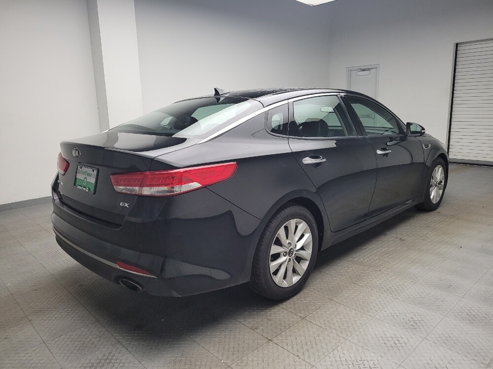 2016 Kia Optima in Eastpointe, MI 48021 - 18100666 10