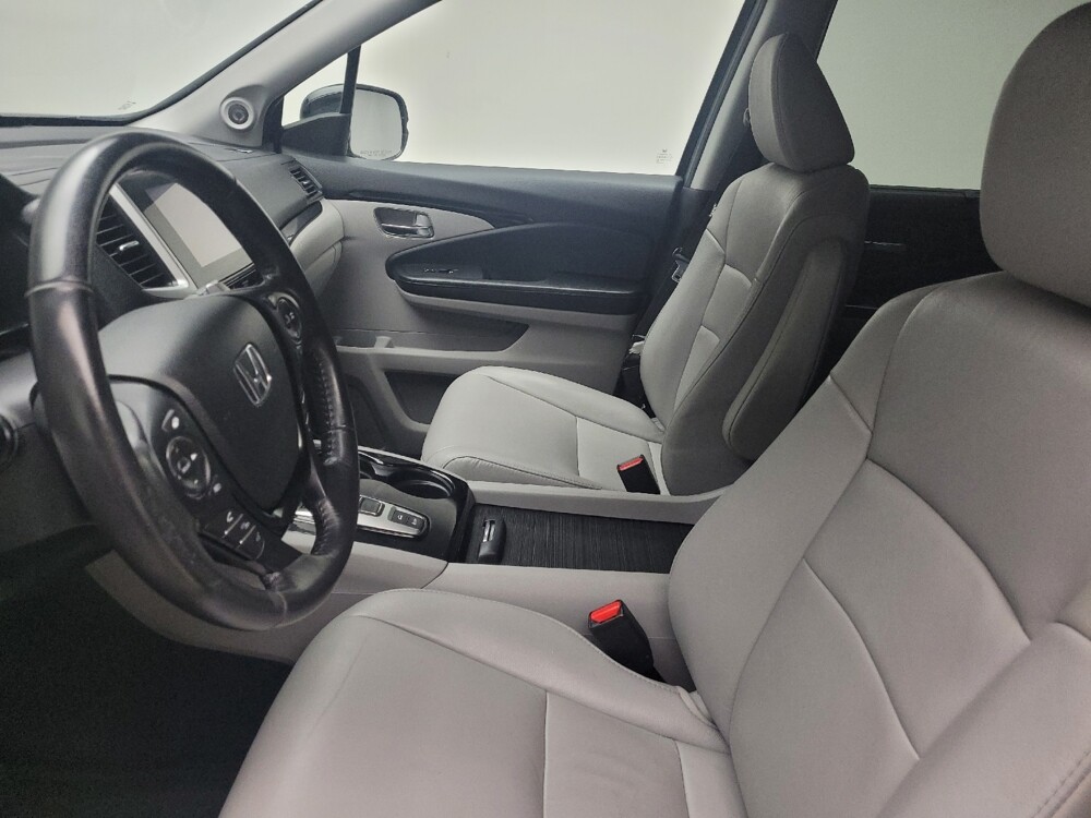 2017 Honda Pilot in Eastpointe, MI 48021 - 18100668 17