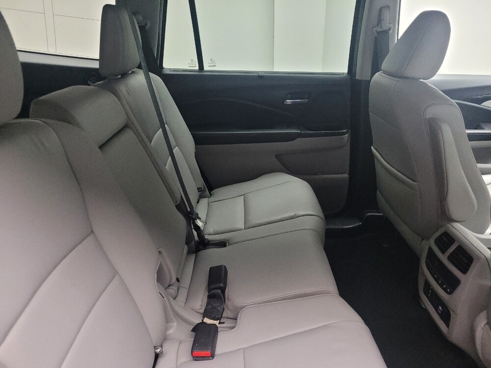 2017 Honda Pilot in Eastpointe, MI 48021 - 18100668 19