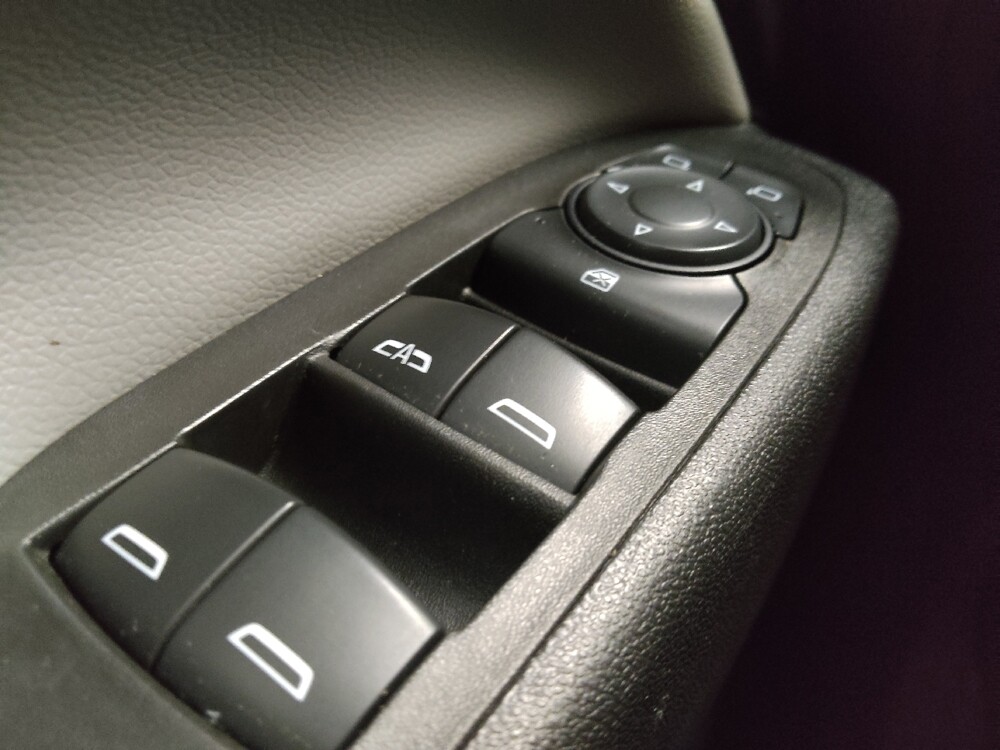 2020 Chevrolet Equinox in Ft Wayne, IN 46805 - 18100676 27