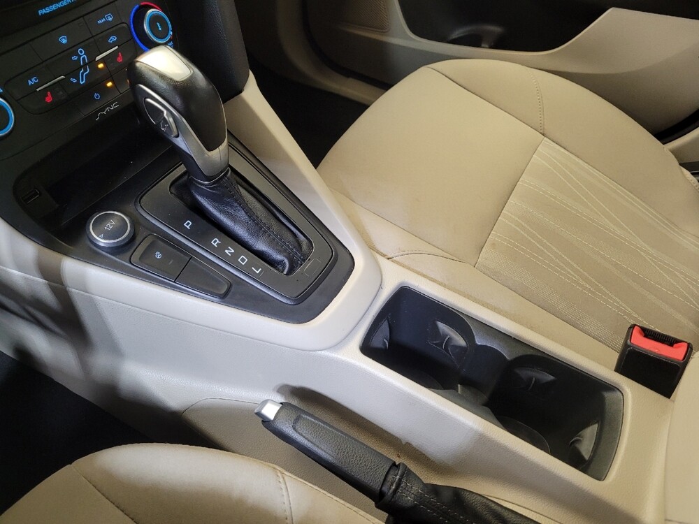 2016 Ford Focus in Maple Heights, OH 44137 - 18100794 26
