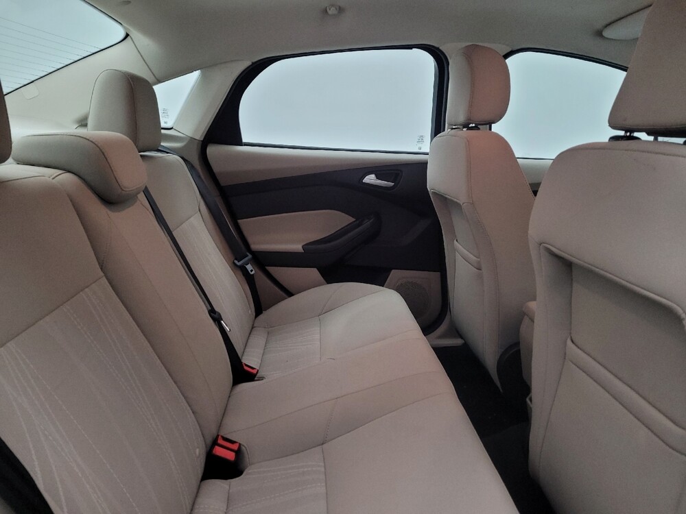 2016 Ford Focus in Maple Heights, OH 44137 - 18100794 19