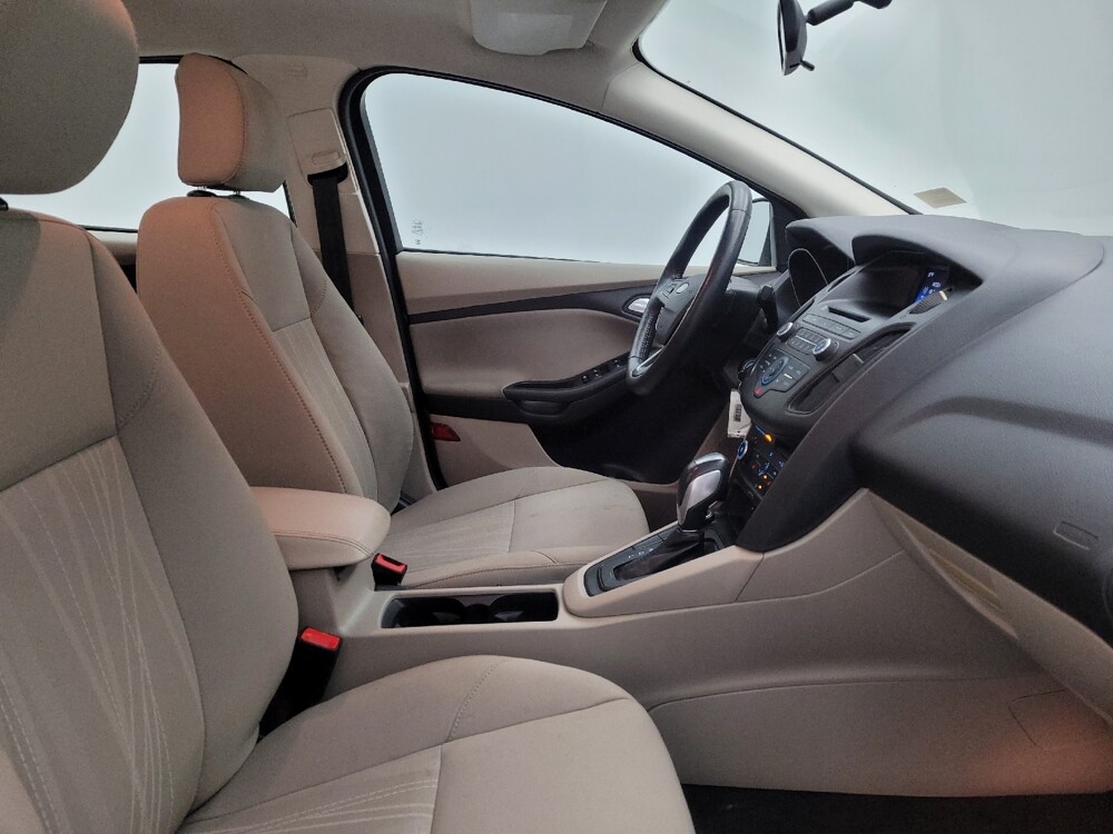 2016 Ford Focus in Maple Heights, OH 44137 - 18100794 21