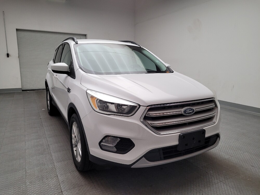 2018 Ford Escape in Downey, CA 90241 - 18100804 14