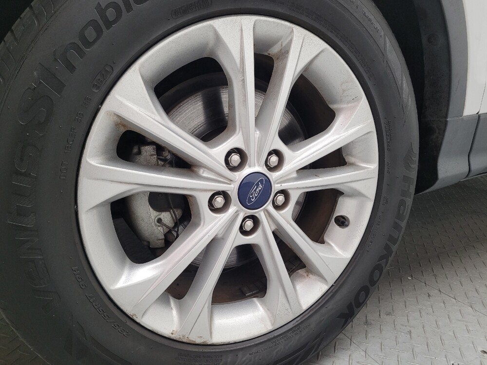 2018 Ford Escape in Downey, CA 90241 - 18100804 31