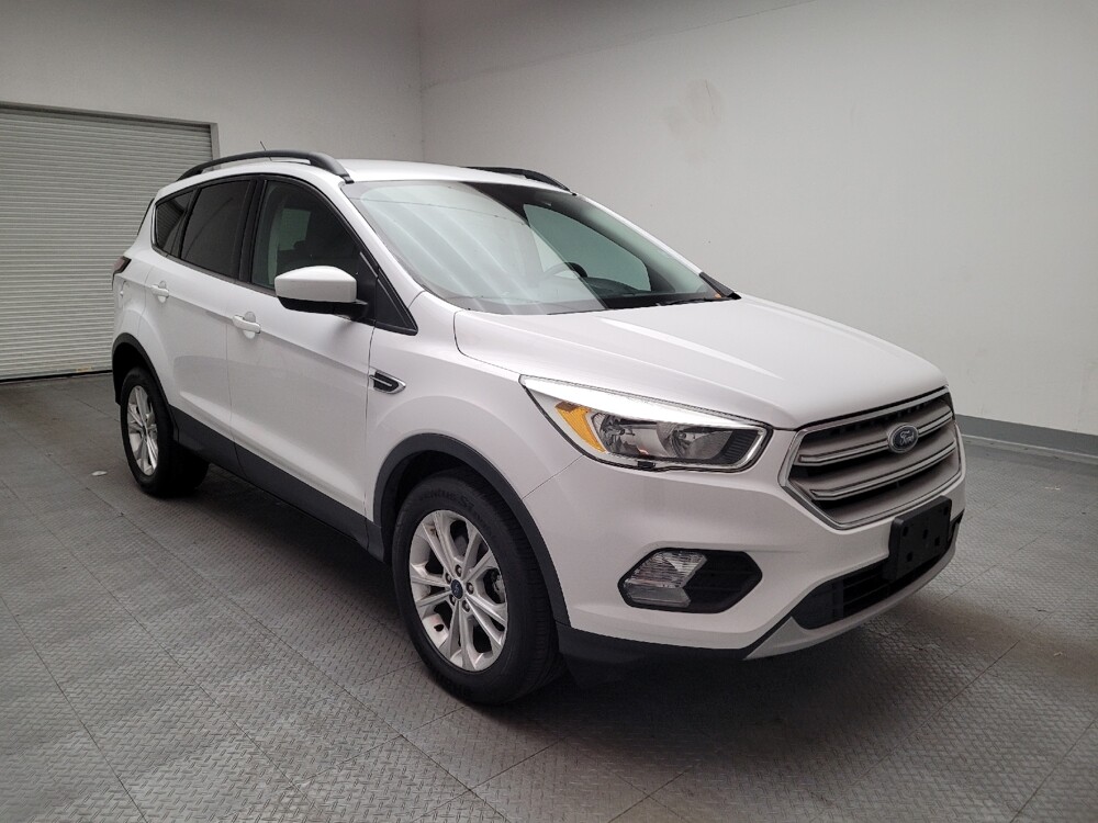 2018 Ford Escape in Downey, CA 90241 - 18100804 13