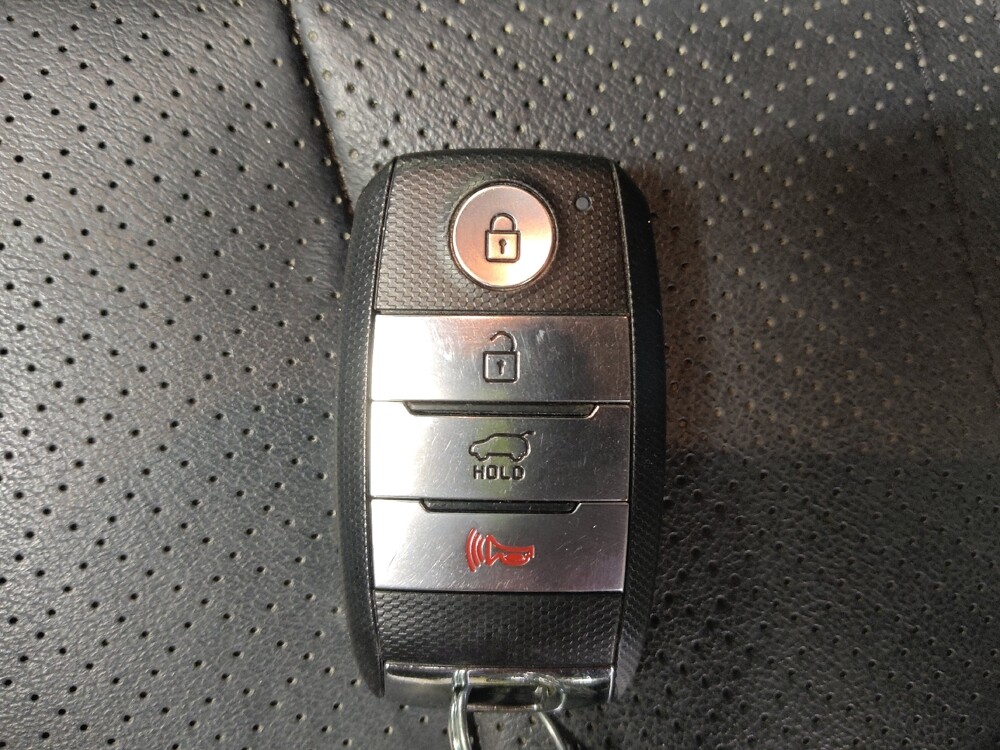 2017 Kia Sorento in Macon, GA 31210 - 18100809 32