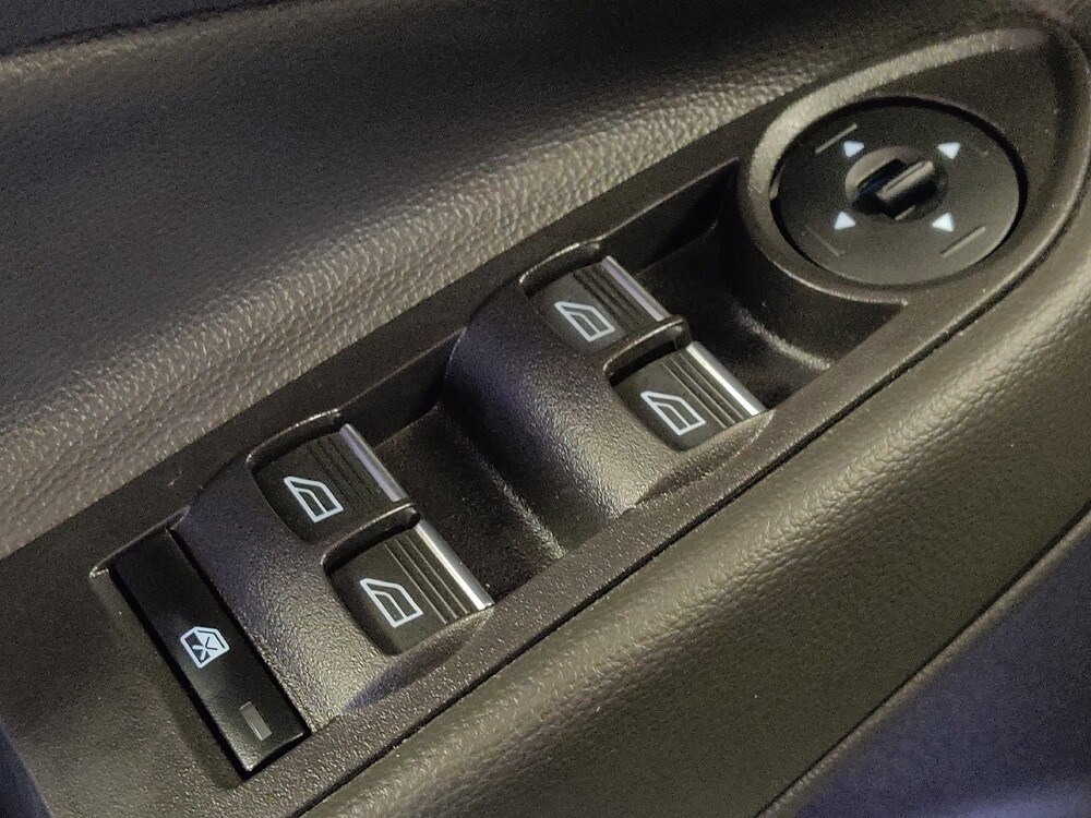 2017 Ford Escape in Metairie, LA 70006 - 18100832 27