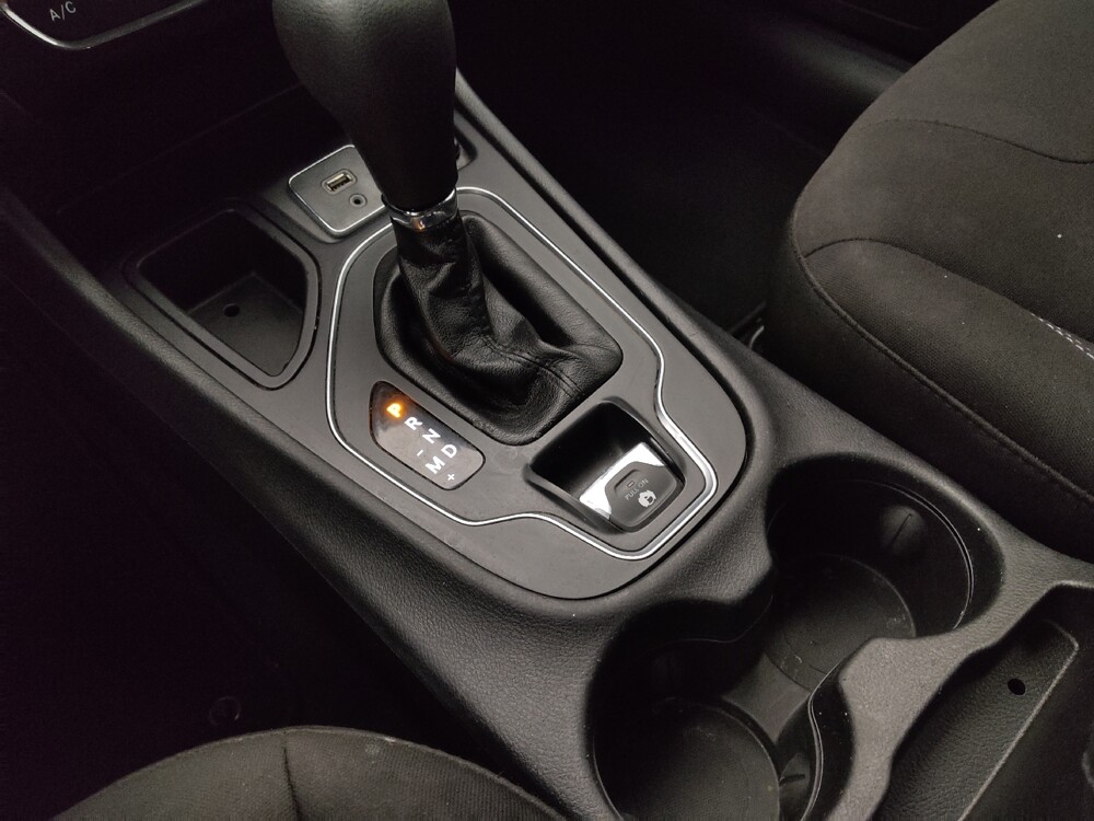 2019 Jeep Cherokee in St. Louis, MO 63136 - 18100853 26