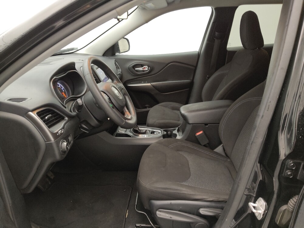 2019 Jeep Cherokee in St. Louis, MO 63136 - 18100853 17