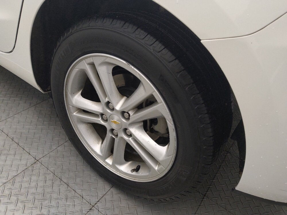 2018 Chevrolet Cruze in Houston, TX 77034 - 18100855 31