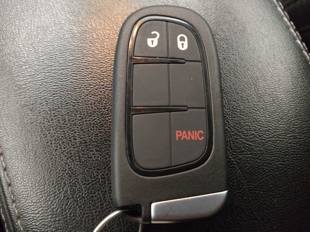 2019 Jeep Cherokee in Lakewood, CO 80215 - 18100871 32