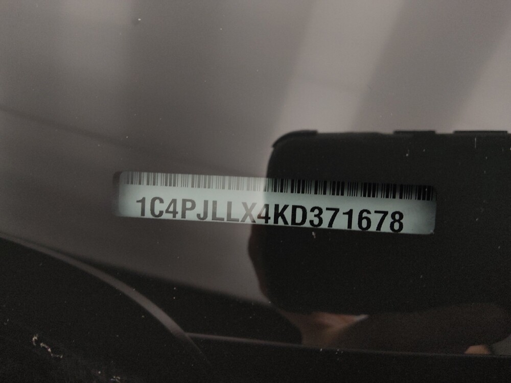 2019 Jeep Cherokee in Lakewood, CO 80215 - 18100871 33