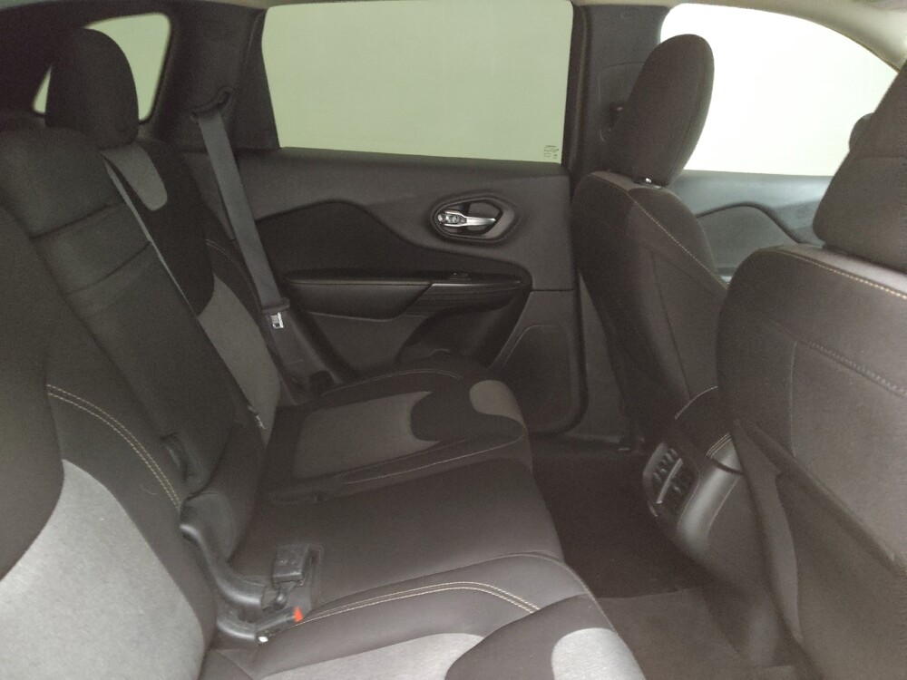 2017 Jeep Cherokee in Ft Wayne, IN 46805 - 18100904 19