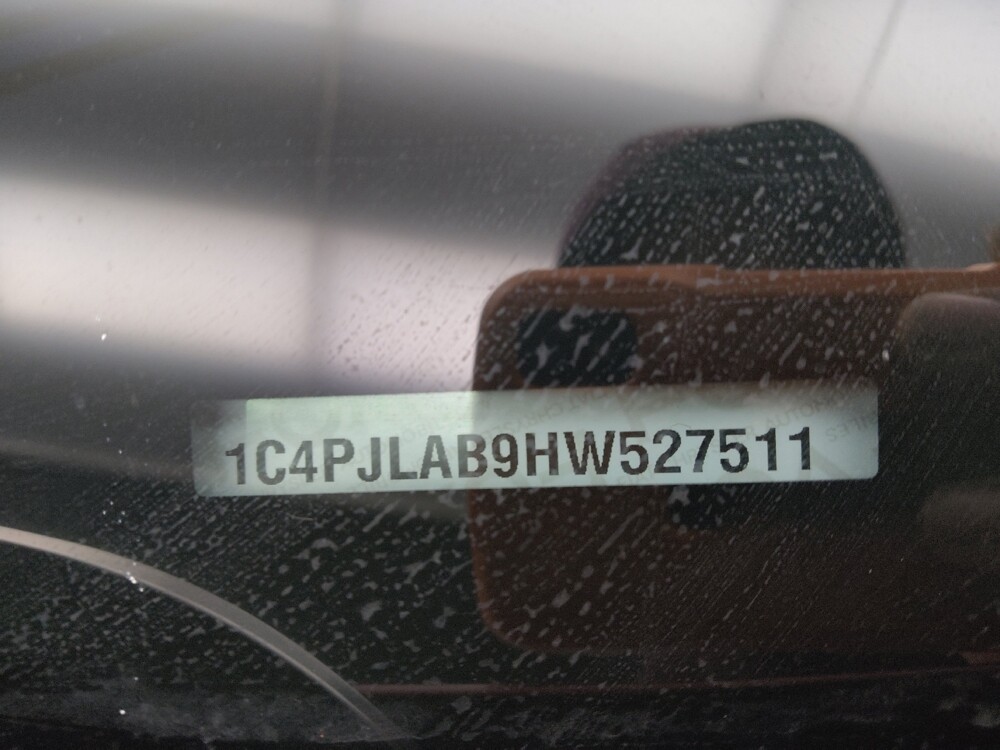 2017 Jeep Cherokee in Ft Wayne, IN 46805 - 18100904 33