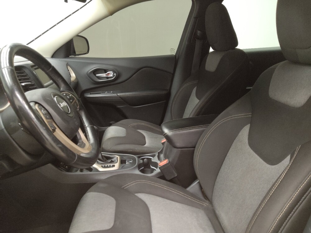 2017 Jeep Cherokee in Ft Wayne, IN 46805 - 18100904 17