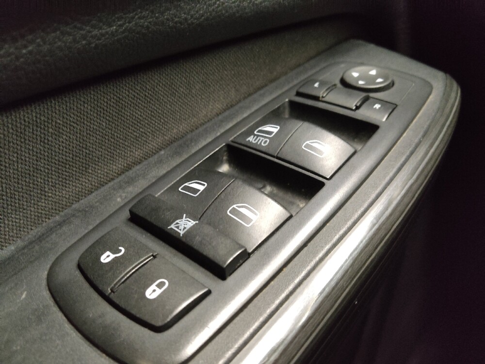 2017 Jeep Cherokee in Ft Wayne, IN 46805 - 18100904 27