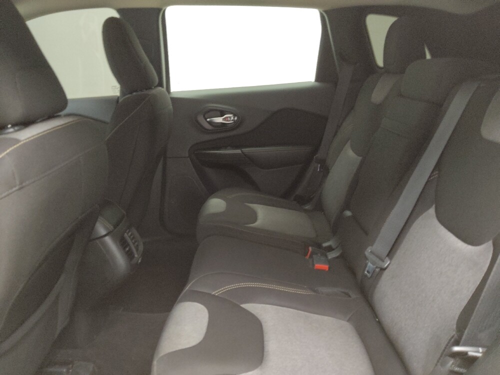 2017 Jeep Cherokee in Ft Wayne, IN 46805 - 18100904 18