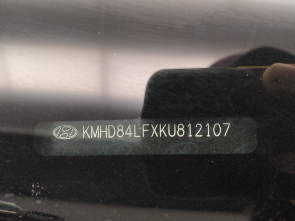 2019 Hyundai Elantra in Indianapolis, IN 46219 - 18100905 32