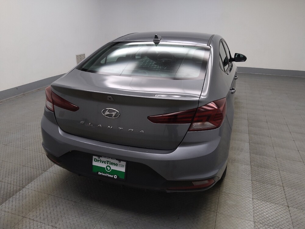 2019 Hyundai Elantra in Indianapolis, IN 46219 - 18100905 7