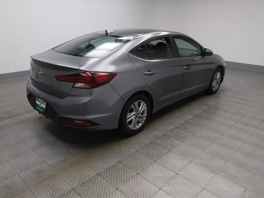 2019 Hyundai Elantra in Indianapolis, IN 46219 - 18100905 10