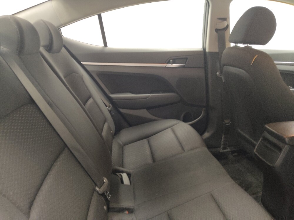 2019 Hyundai Elantra in Indianapolis, IN 46219 - 18100905 20