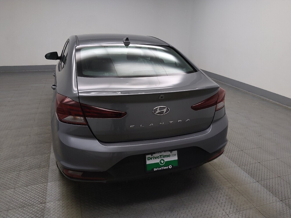 2019 Hyundai Elantra in Indianapolis, IN 46219 - 18100905 6