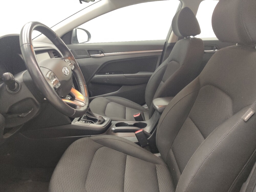 2019 Hyundai Elantra in Indianapolis, IN 46219 - 18100905 17