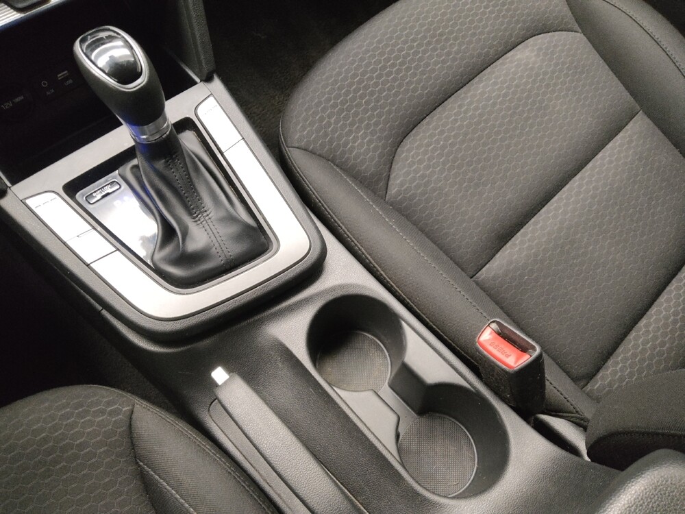 2019 Hyundai Elantra in Indianapolis, IN 46219 - 18100905 25