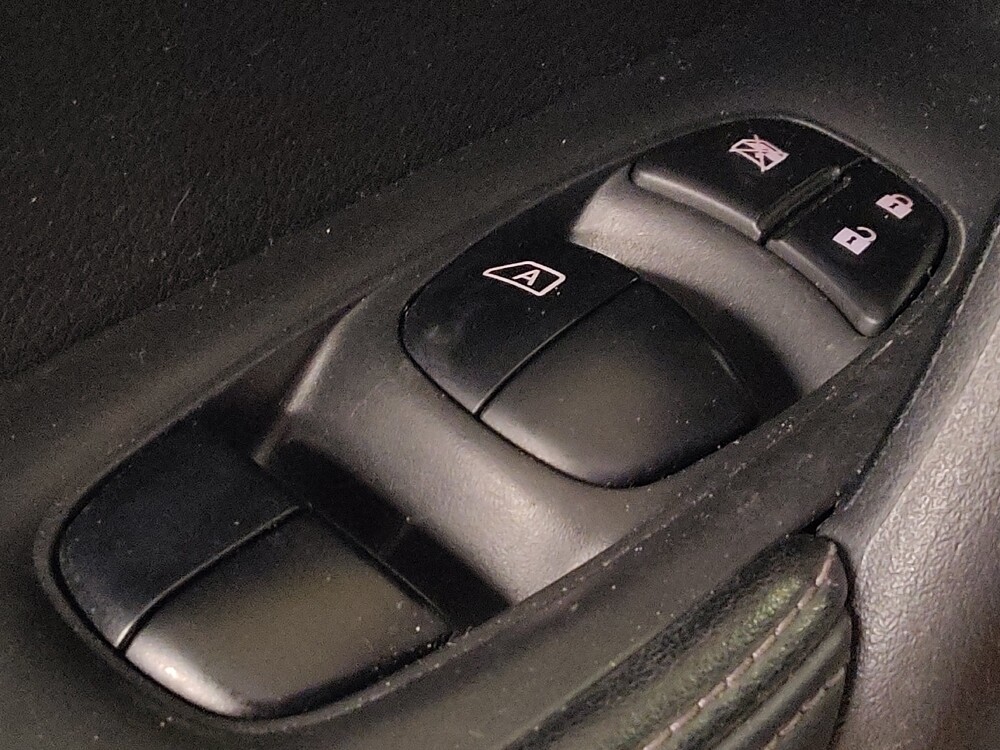 2018 Nissan Rogue in Birmingham, AL 35215 - 18100926 27