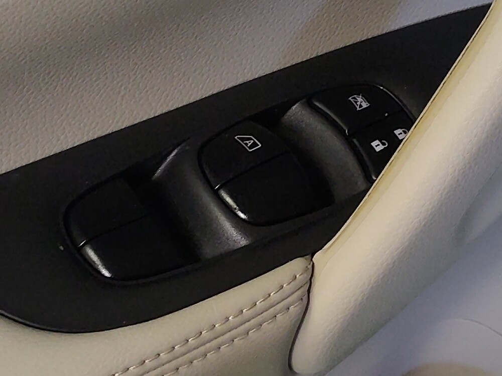 2017 Nissan Rogue Sport in Macon, GA 31210 - 18100927 27