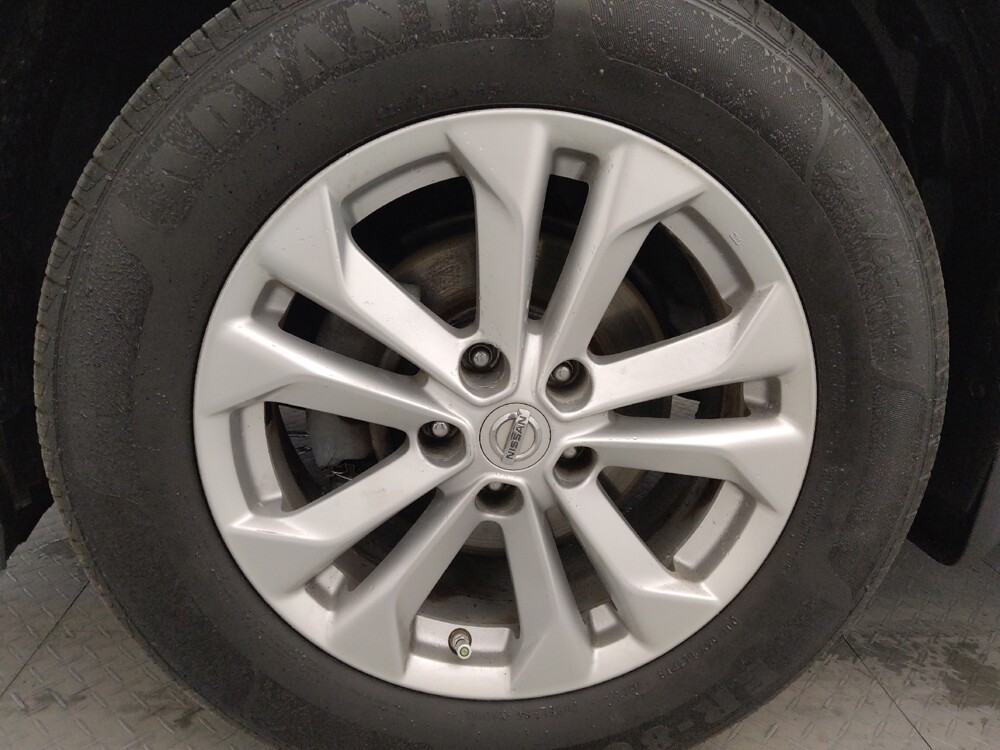 2015 Nissan Rogue in Macon, GA 31210 - 18100930 31