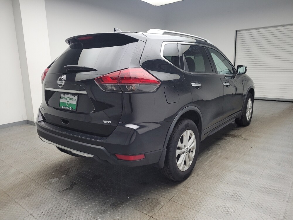 2018 Nissan Rogue in Eastpointe, MI 48021 - 18100935 9