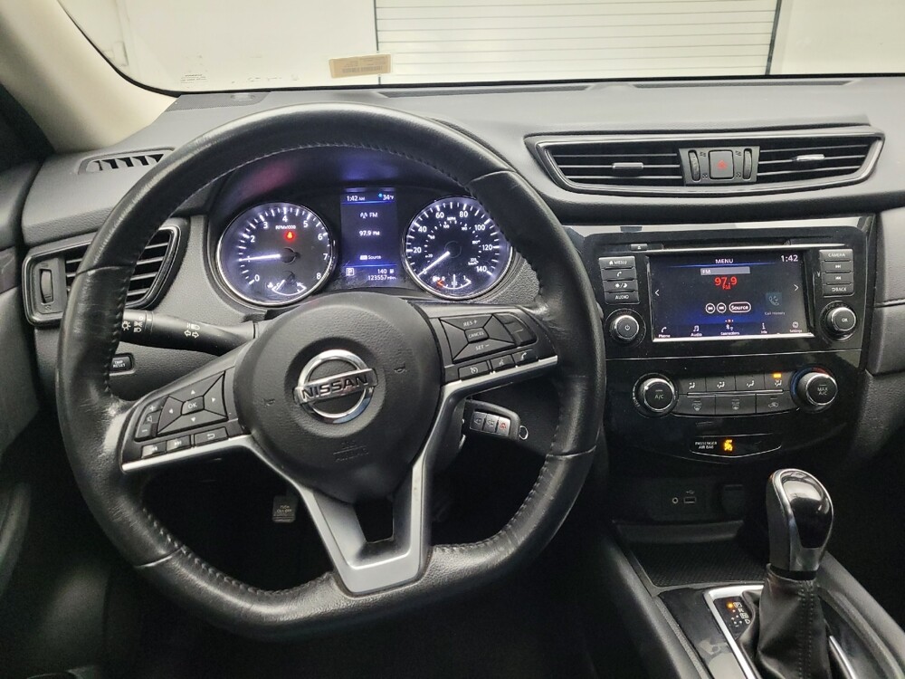 2018 Nissan Rogue in Eastpointe, MI 48021 - 18100935 22