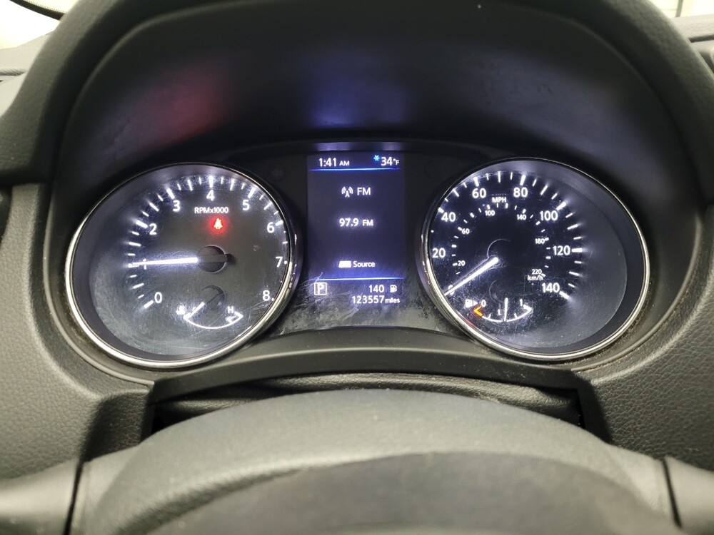 2018 Nissan Rogue in Eastpointe, MI 48021 - 18100935 23