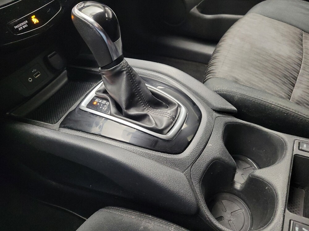 2018 Nissan Rogue in Eastpointe, MI 48021 - 18100935 26