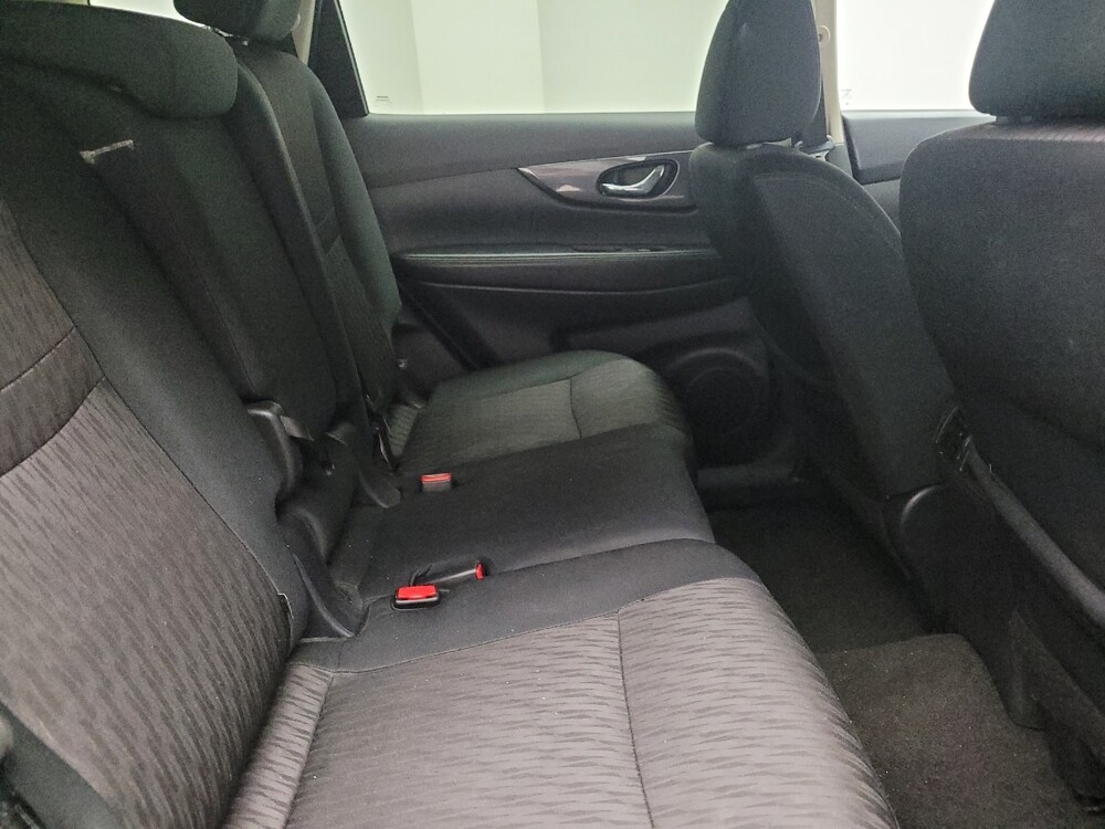 2018 Nissan Rogue in Eastpointe, MI 48021 - 18100935 19