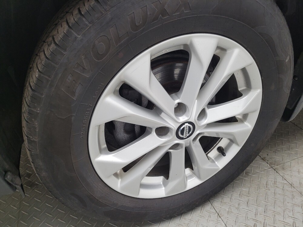 2018 Nissan Rogue in Eastpointe, MI 48021 - 18100935 31