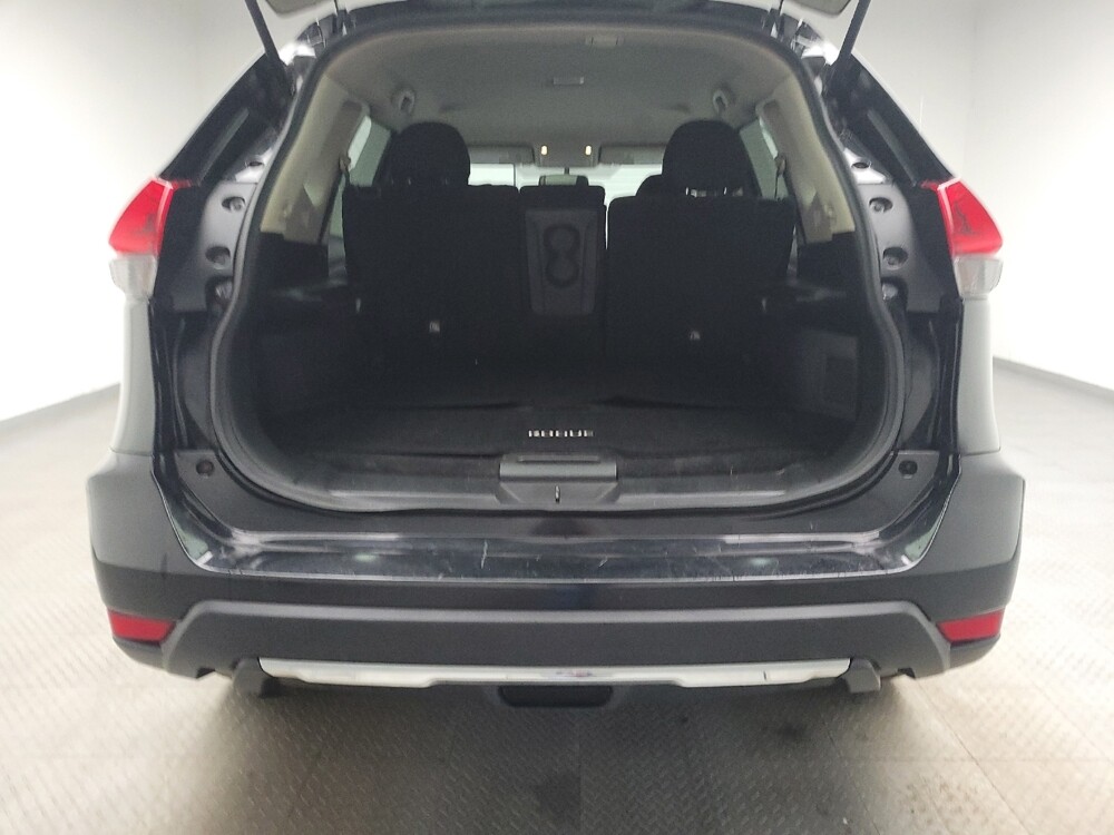 2018 Nissan Rogue in Eastpointe, MI 48021 - 18100935 29