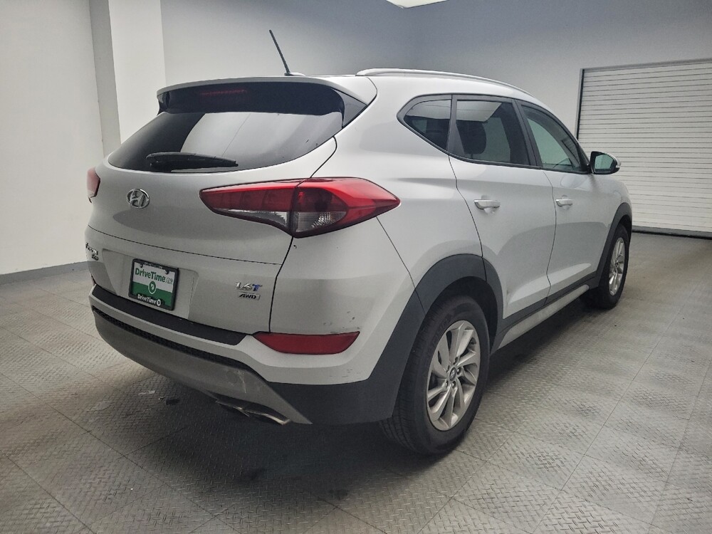 2017 Hyundai Tucson in Eastpointe, MI 48021 - 18100937 9