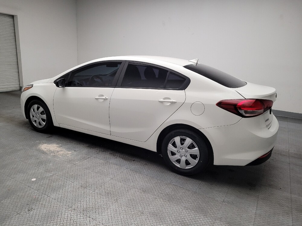 2017 Kia Forte in Fresno, CA 93726 - 18100942 3