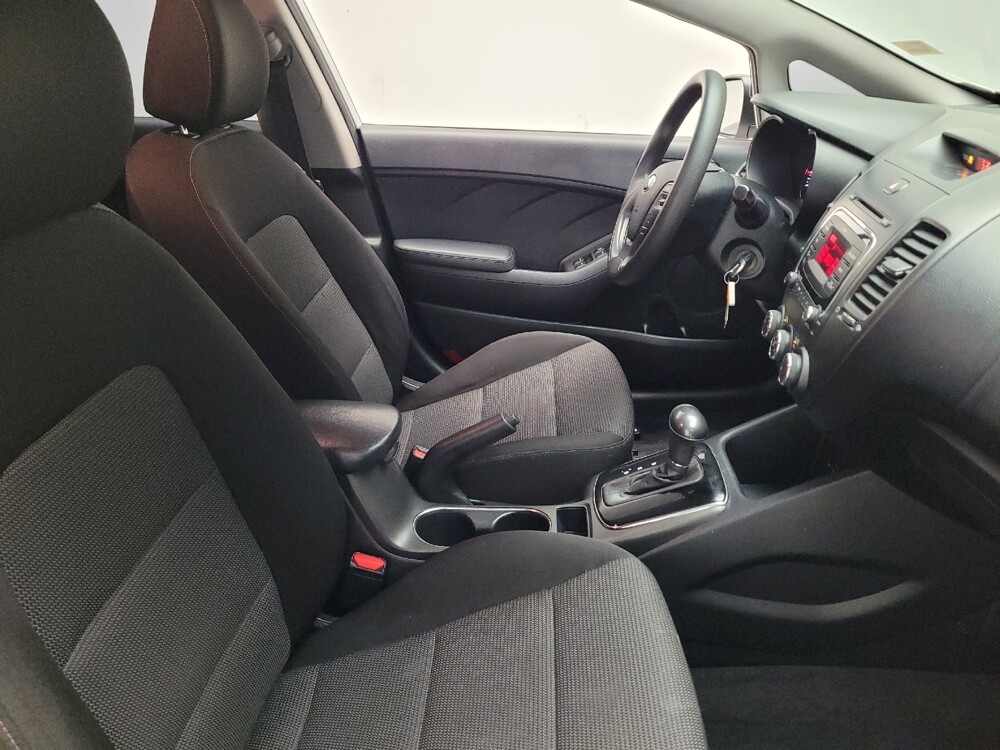 2017 Kia Forte in Fresno, CA 93726 - 18100942 21