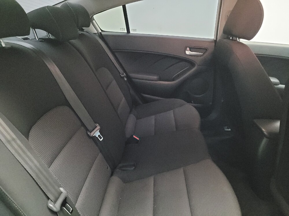 2017 Kia Forte in Fresno, CA 93726 - 18100942 19