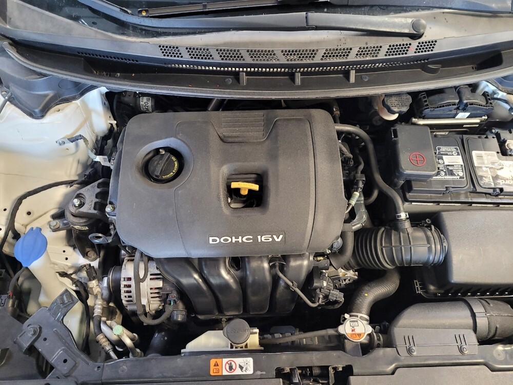 2017 Kia Forte in Fresno, CA 93726 - 18100942 30