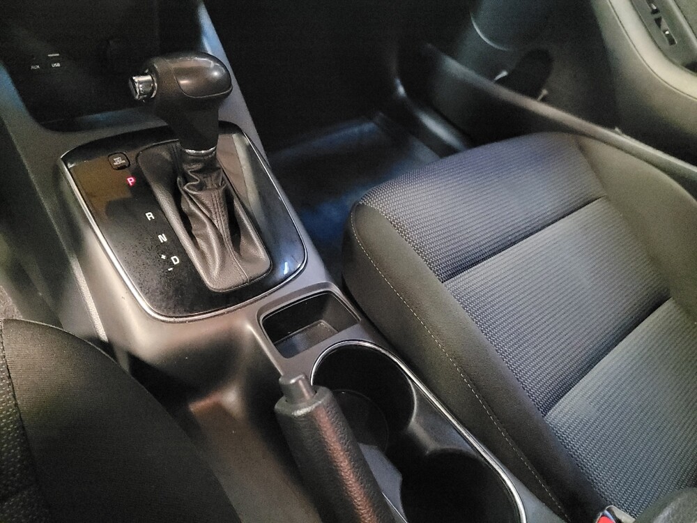 2017 Kia Forte in Fresno, CA 93726 - 18100942 26