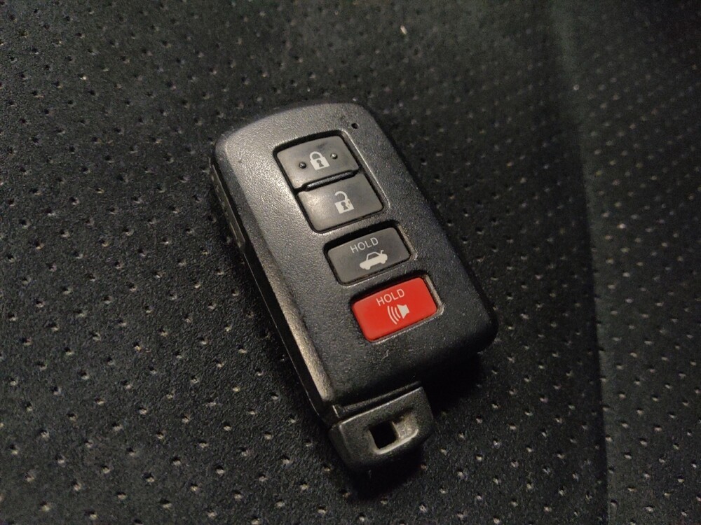 2016 Toyota Camry in Mesa, AZ 85210 - 18100952 32